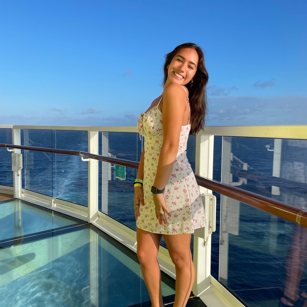 Meet your Posher, Eva